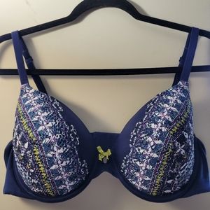 Victoria’s Secret Body By Victoria Lined Perfect Coverage 38C
